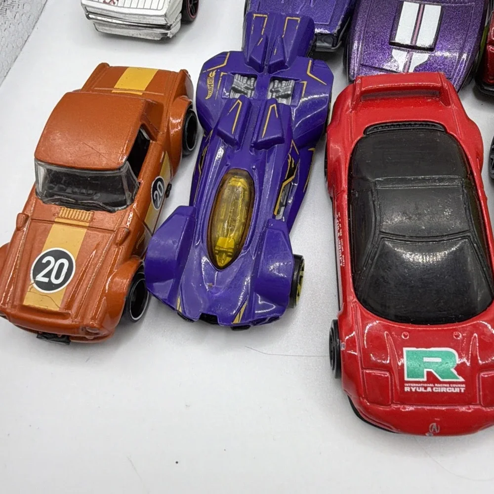 Lot 30 Hot Wheels Matchbox Diecast Cars Trucks Mixed Bundle Toy Vehicles 2010 Up